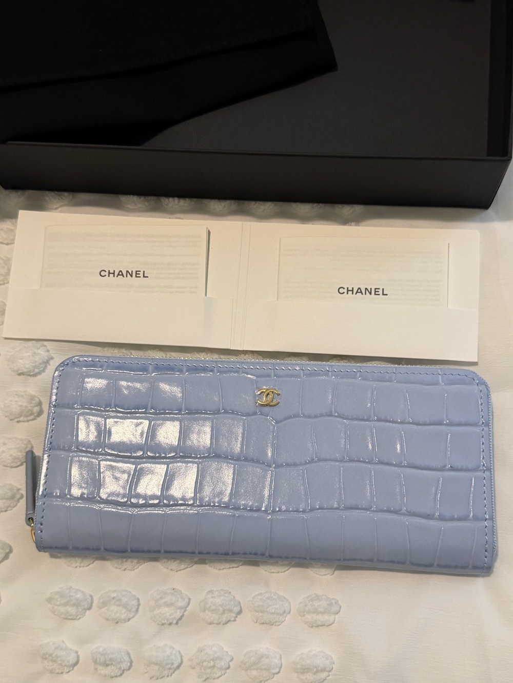 CHANEL Croc Embossed Zip Around Long Wallet Lilac Lavender Brand New with Box - Picture 4 of 15